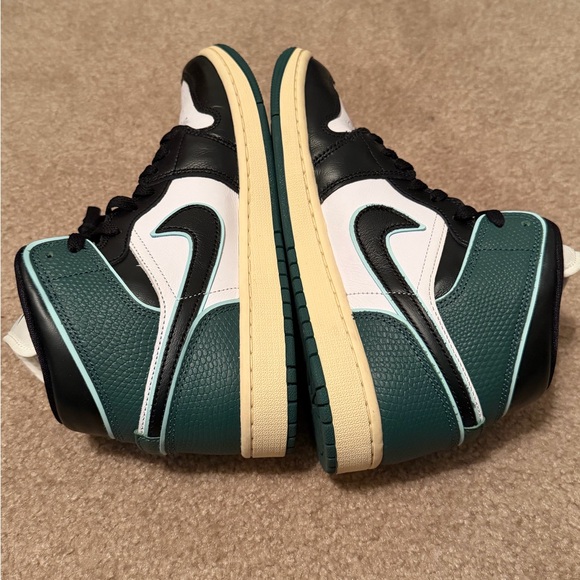 Jordan 1 - Picture 4 of 6